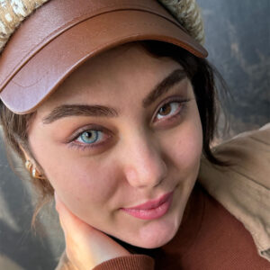 لنز چشم رنگی آبی طوسی عسلی خاص گلکسی بلو سلنا