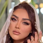 لنز کاپوچینو سلنا روی چشم تیره لنز کاپوچینو سلنا روی چشم تیره