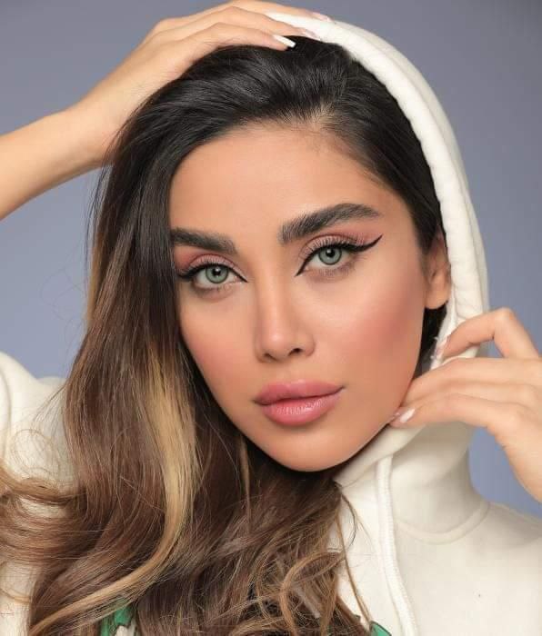 لنز سبز دورمشکی ورسا سلنا کد 1143