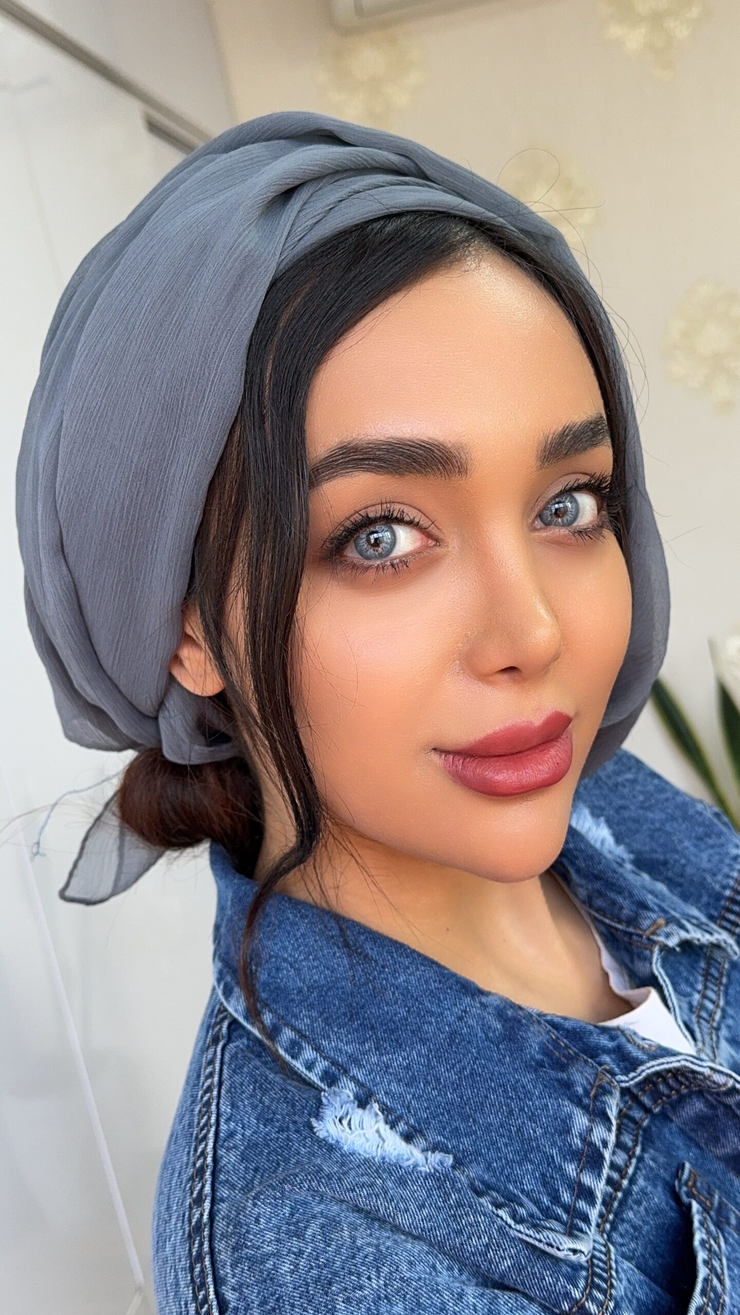 لنز آبی روشن پاستل بلو آماندا کد 557