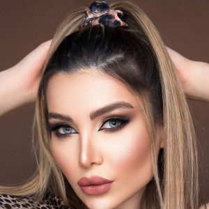 لنز رنگی طوسی عسلی دور مشکی کد 558