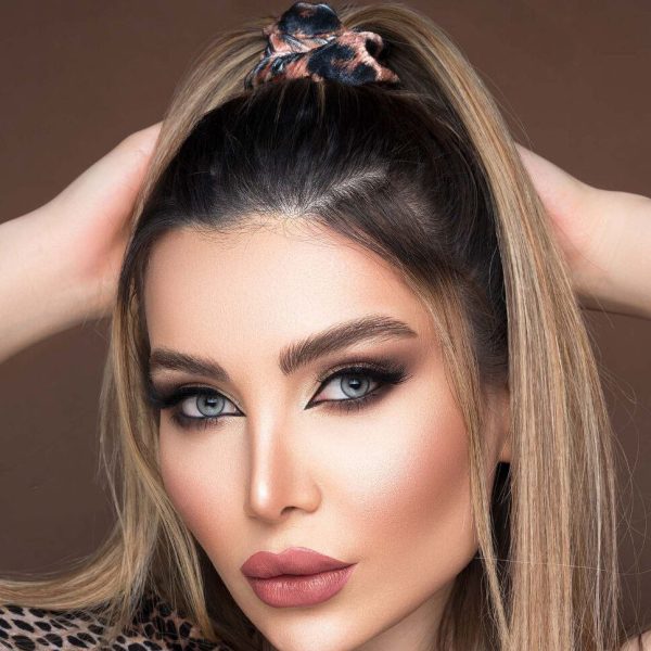 لنز رنگی طوسی عسلی دور مشکی کد 558 لنز رنگی طوسی عسلی دور مشکی کد 558