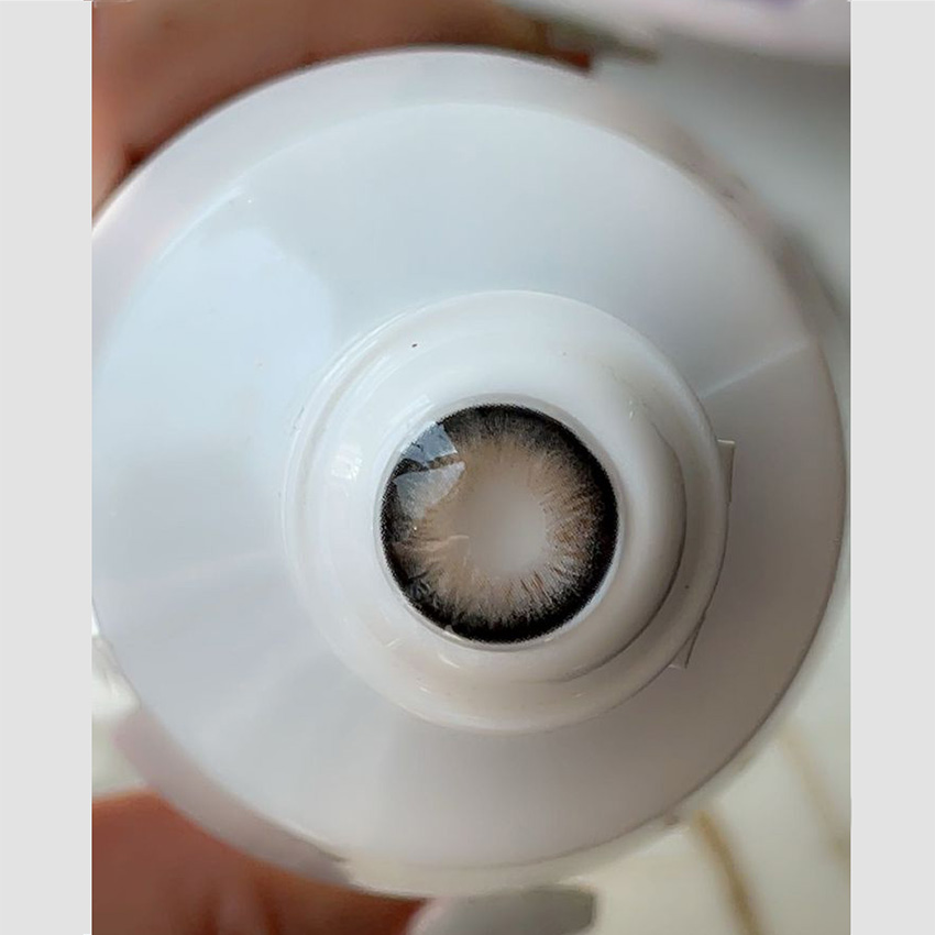 لنز طوسی بژ دور مشکی عروسکی باربی گری اماندا کد 523