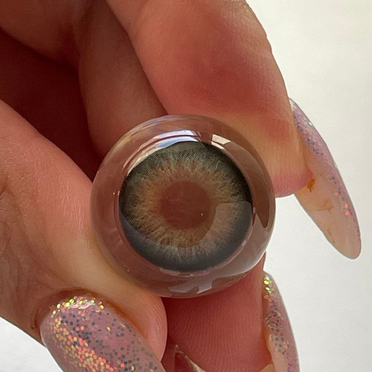 لنز سبز خاکی دور دار عروسکی باربی گرین اماندا کد 533