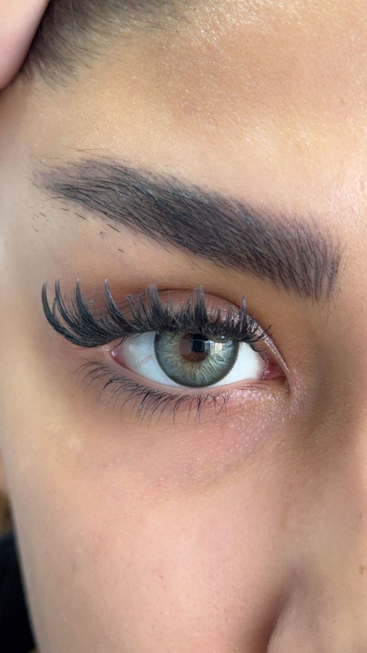 لنز سبز خاکی دور دار عروسکی باربی گرین اماندا کد 533