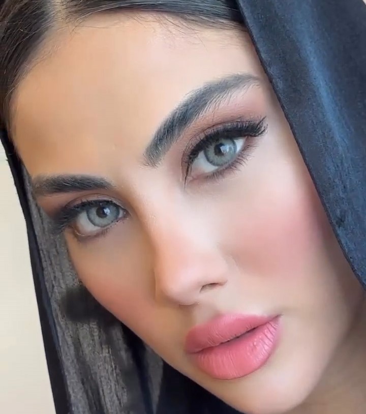 لنز طوسی عسلی هیزل ایفوریا کد 708