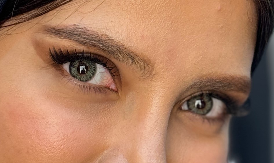 لنز سبز عسلی رگه دار فورستا ایفوریا کد 709