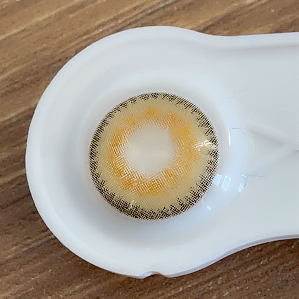 لنز زیتونی عسلی لیو کافی اماندا کد 519