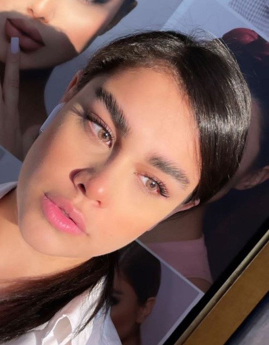 لنز عسلی خاکی براون مینی آوا کد 1256