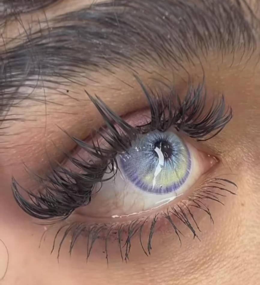 لنز آبی روشن رگه سبز دور محو لاس وگاس اَش بلو اوربان لایرکد 1281