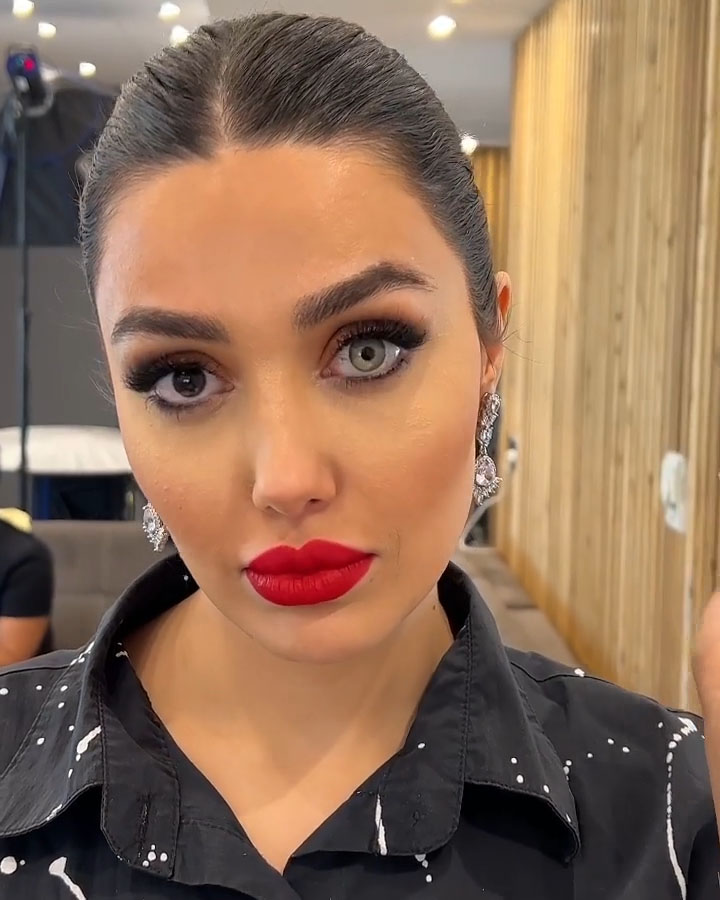 لنز سبز طوسی دوردار آژور لازورد