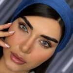 لنز چشم آلموند گری آماندا روی چشم مشکی لنز چشم آلموند گری آماندا روی چشم مشکی