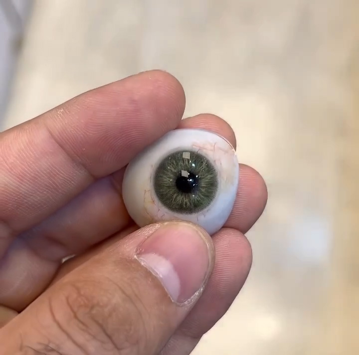 لنز سبز عسلی اما ایفوریا کد 717