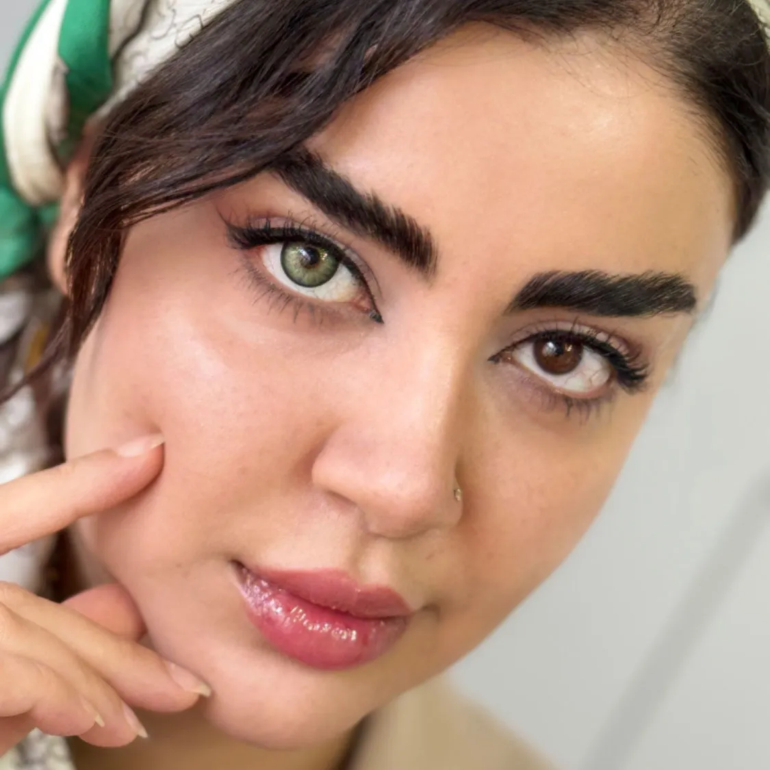 لنز باربی گرین آماندا روی چشم قهوه ای لنز باربی گرین آماندا روی چشم قهوه ای