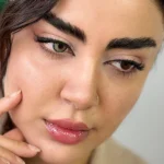 لنز باربی گرین آماندا روی چشم تیره لنز باربی گرین آماندا روی چشم تیره