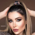لنز دلفین گری اماندا روی چشم مشکی لنز دلفین گری اماندا روی چشم مشکی