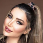 لنز دلفین گری اماندا روی چشم سیاه لنز دلفین گری اماندا روی چشم سیاه