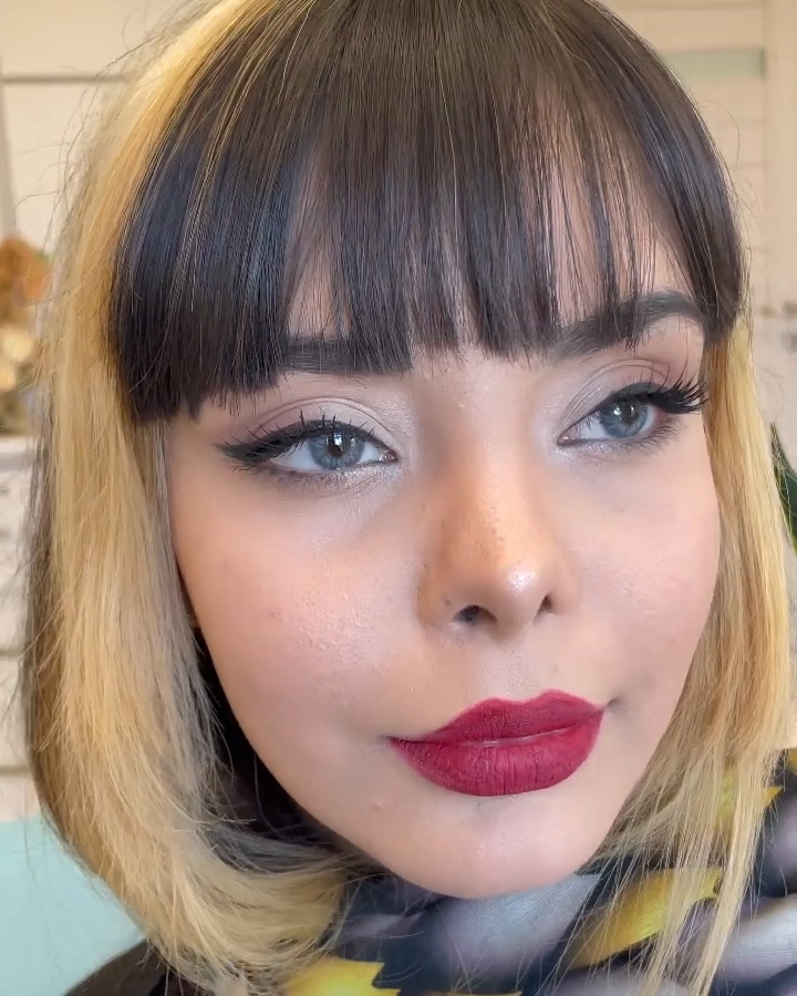 لنز طوسی آبی کارولینا ایفوریا کد 720