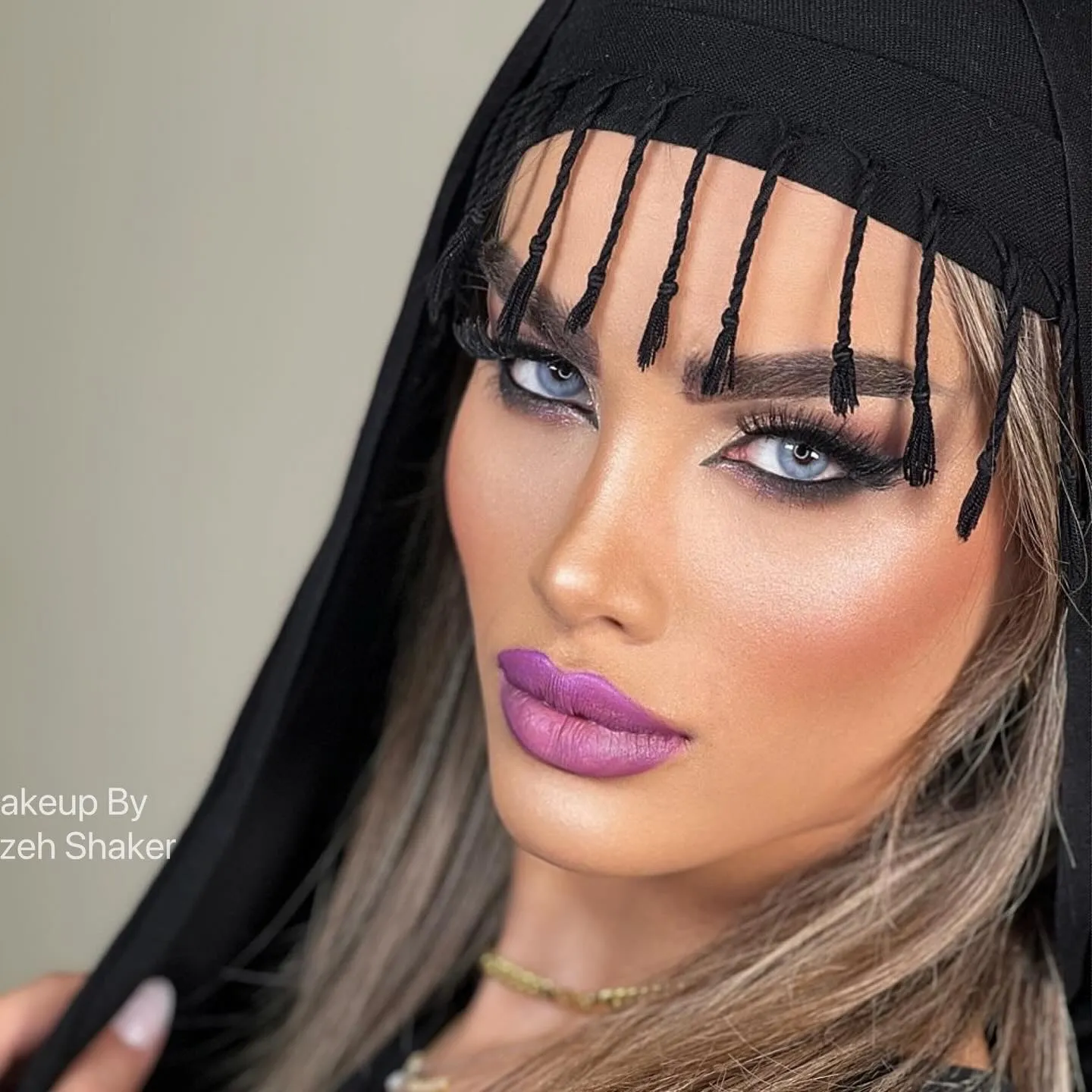 لنز پاستل بلو اماندا_1