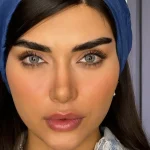 لنز چشم هاوایی گری اماندا روی چشم تیره لنز چشم هاوایی گری اماندا روی چشم تیره