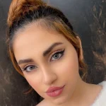 لنز کینگ گری اماندا روی چشم تیره لنز کینگ گری اماندا روی چشم تیره