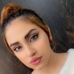 لنز کینگ گری اماندا روی چشم مشکی لنز کینگ گری اماندا روی چشم مشکی