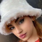 لنز کینگ گری اماندا روی چشم سیاه لنز کینگ گری اماندا روی چشم سیاه