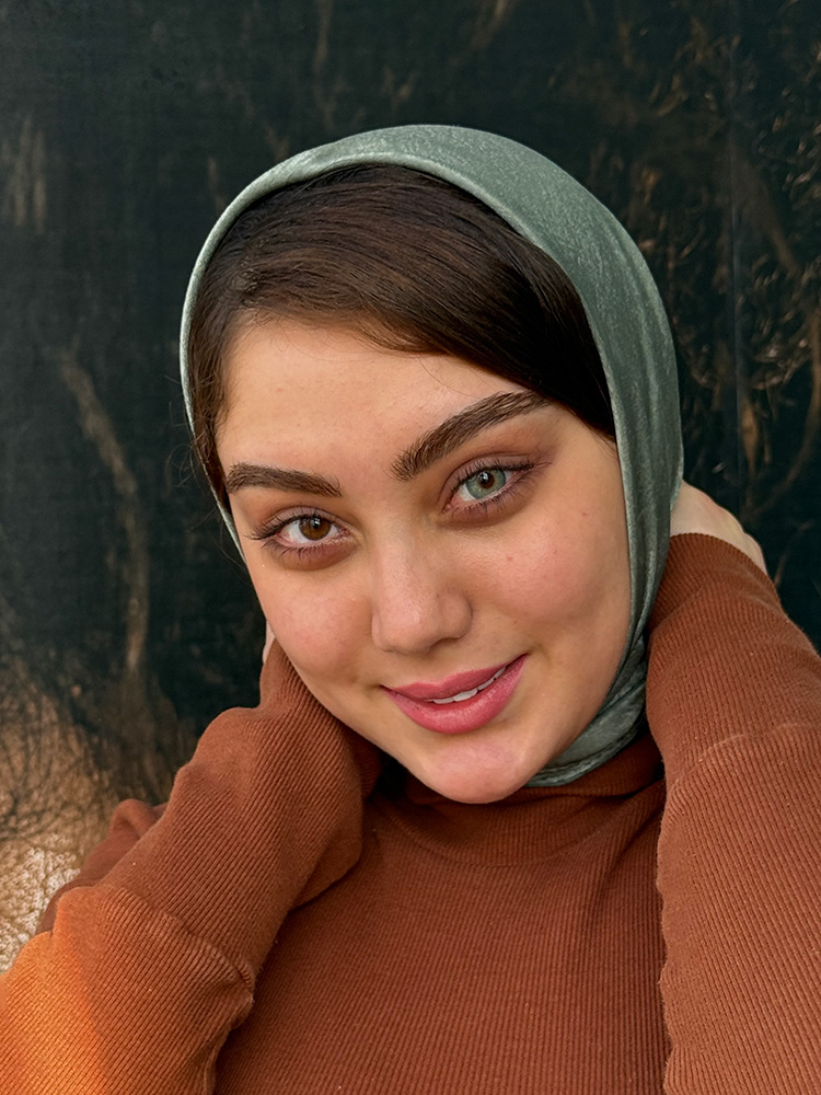 لنز سبز آبی مرکز عسلی لس انجلس آکوا آماندا