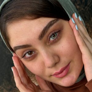 لنز سبز آبی مرکز عسلی لس انجلس آکوا آماندا