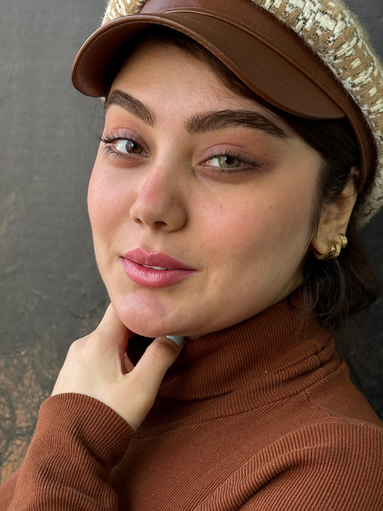 لنز عسلی کاراملی ته مایه سبز نیویورک کارامل