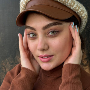 لنز عسلی کاراملی ته مایه سبز نیویورک کارامل