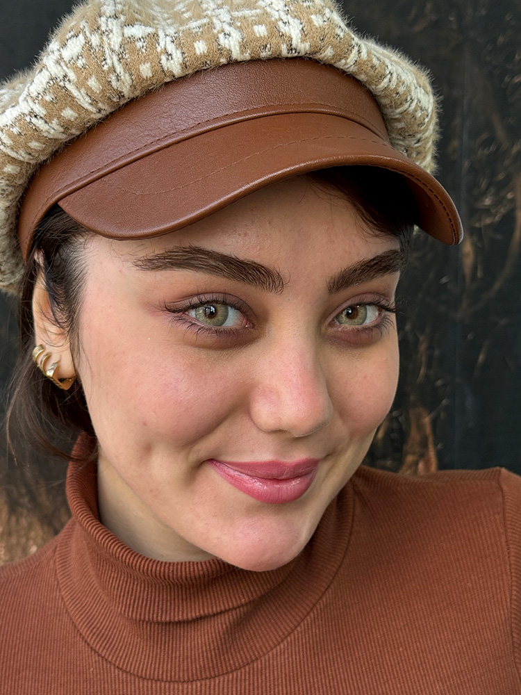 لنز عسلی کاراملی ته مایه سبز نیویورک کارامل