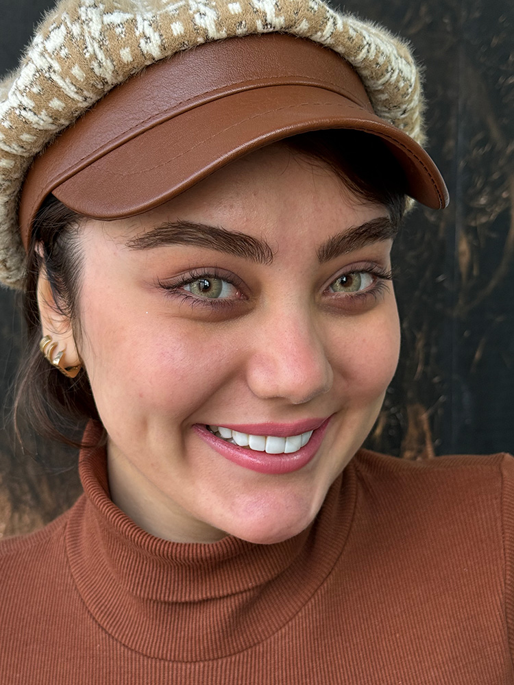 لنز عسلی کاراملی ته مایه سبز نیویورک کارامل