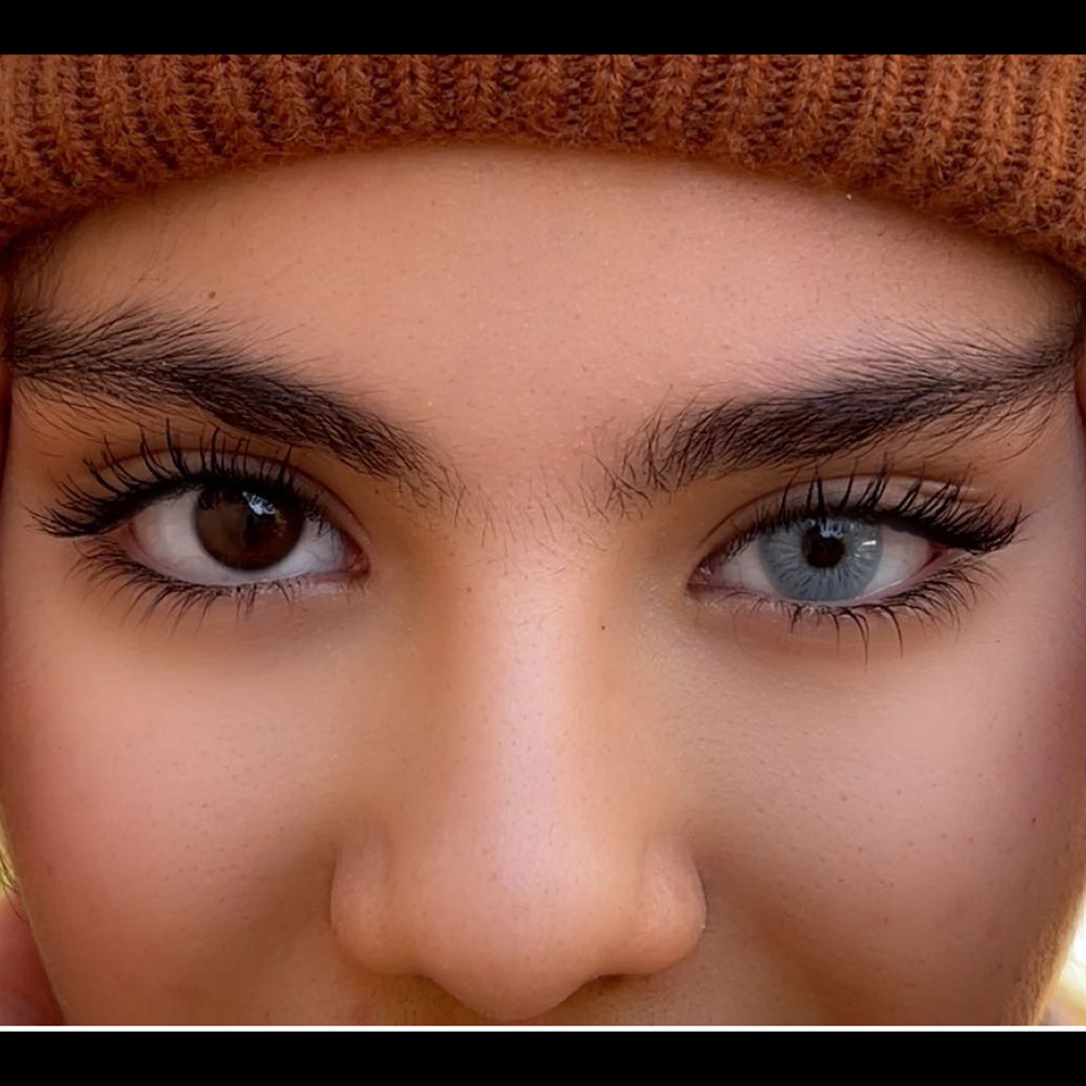 لنز آبی طوسی روشن پنج بعدی سیلور بلو امانداکد 572