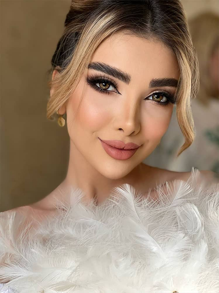 لنز قهوه ای عسلی 