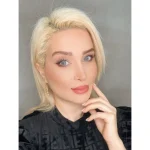 لنز انجل سلنا روی چشم مشکی لنز انجل سلنا روی چشم مشکی