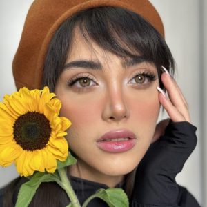 لنز عسلی قهوه ای دوردار هستیا سلنا