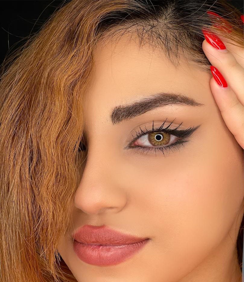 لنز عسلی قهوه ای دوردار هستیا سلنا