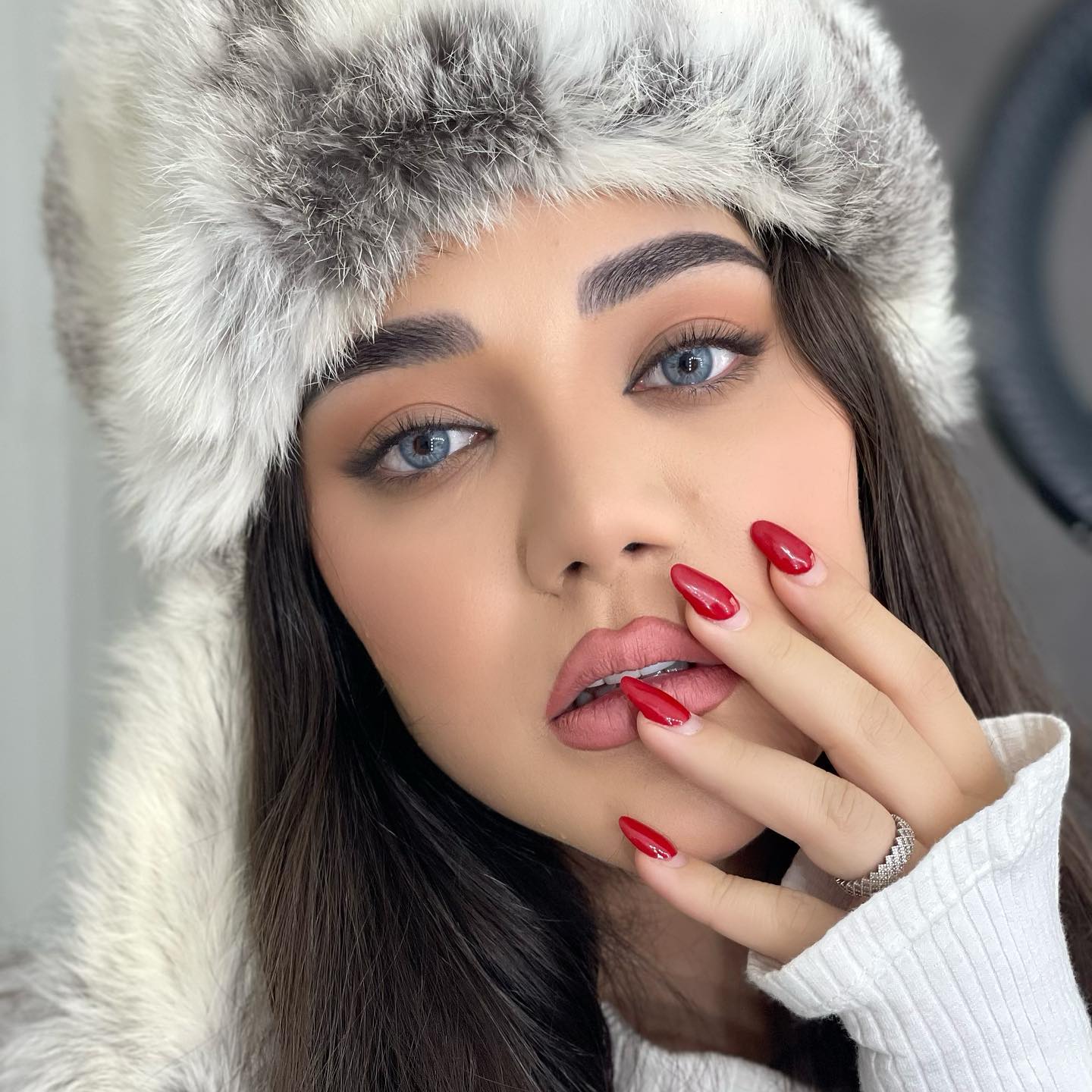 لنز آبی آسمانی آلموند بلو آماندا کد562
