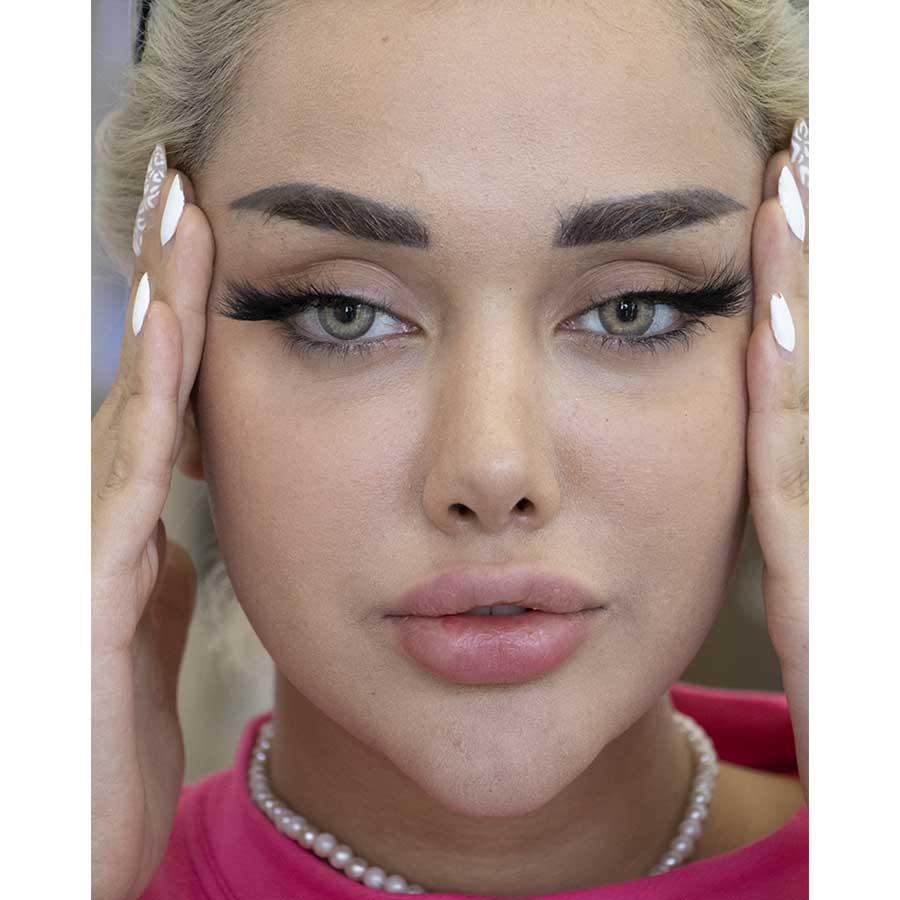 لنز عسلی بژ دور محو رینگ الیو سلنا کد 1131