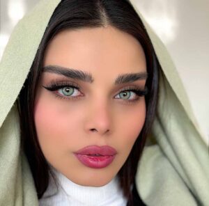 لنز سبز آبی باربی بلو یونیک کد 2101 