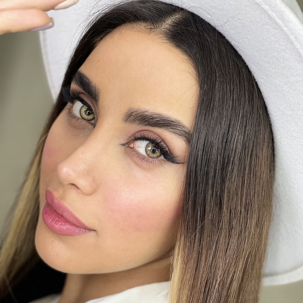 لنز رنگی عسلی شامپاینی دور دار بژ کد 7605 لنز رنگی عسلی شامپاینی دور دار بژ کد 7605