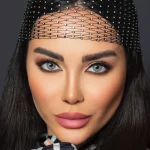 لنز کارولینا گری اماندا روی چشم مشکی لنز کارولینا گری اماندا روی چشم مشکی