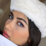 لنز هاوایی بلو سلنا روی چشم تیره لنز هاوایی بلو سلنا روی چشم تیره