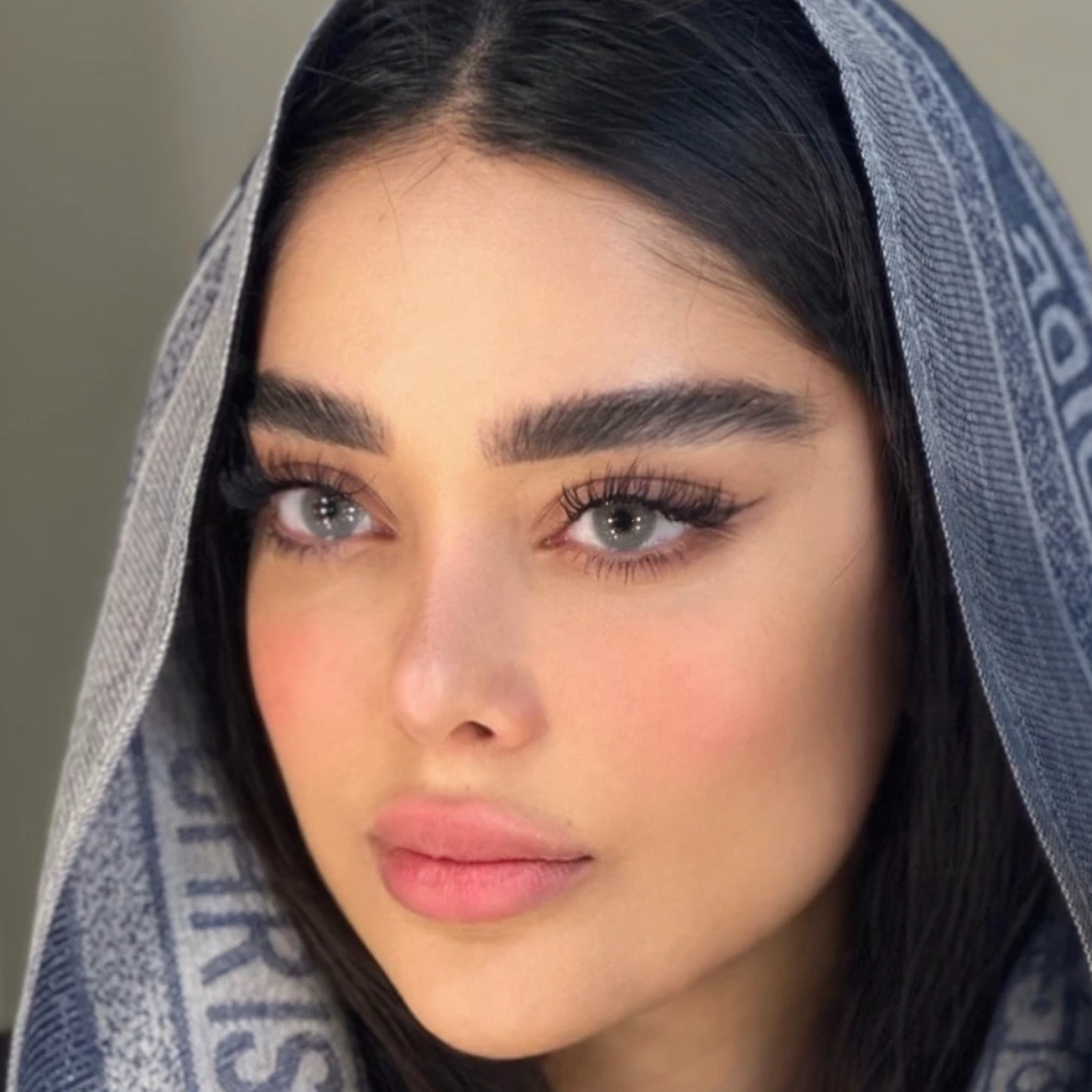 لنز رنگی طوسی آبی طبیعی دیزی گری رز