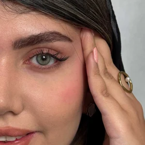 لنز رنگی سبز دور محو لیلی گرین رز