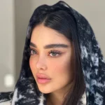 لنز رنگی طوسی دور محو کلارا گری رز لنز رنگی طوسی دور محو کلارا گری رز