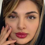 لنز رنگی طوسی خاکستری تیره دور محو نیارا نئوکاسمو لنز رنگی طوسی خاکستری تیره دور محو نیارا نئوکاسمو