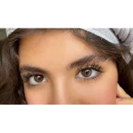 لنز رنگی قهوه ای طبیعی لیو کوکو آماندا روی چشم روشن لنز رنگی قهوه ای طبیعی لیو کوکو آماندا روی چشم روشن